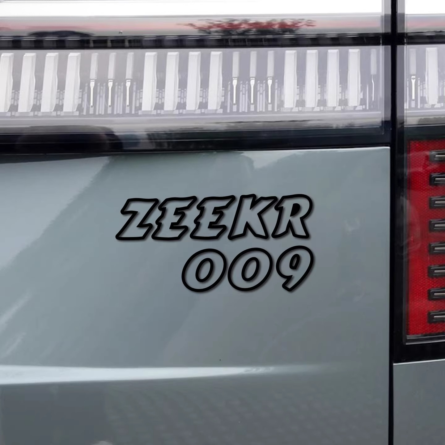 For Zeekr 7X 001 007 009 Rear  - Car Accessories Logo reseña y precio