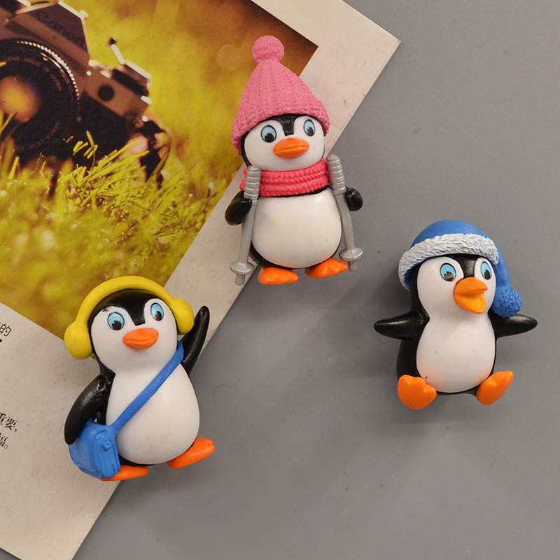 Cartoon Penguin Magnetic Fridg - Car Accessories Bali reseña y precio